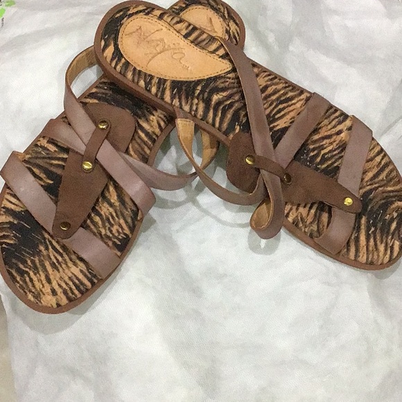 Naya new in  box leather comfort slides.  Coffee bean. Size 8.5. - Picture 4 of 8